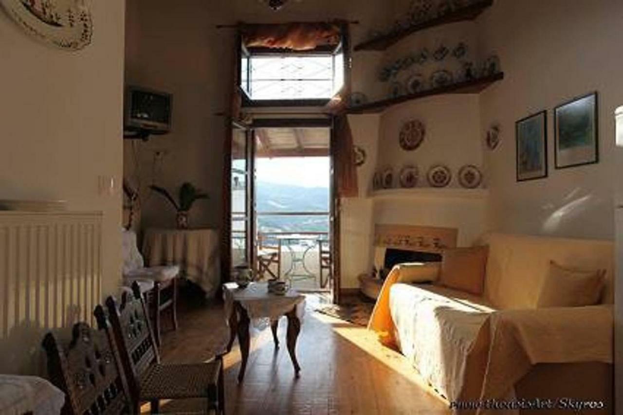 Traditional Studio Σκύρος Εξωτερικό φωτογραφία